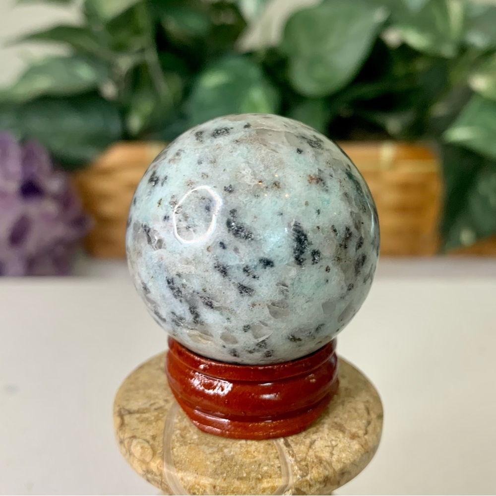 Kiwi Jasper Carved Sphere Crystal Healing Chakra Stone Ball Orb With Stand 1.5" - Picture 4 of 7